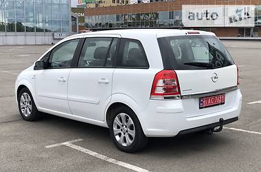 Минивэн Opel Zafira 2009 в Киеве