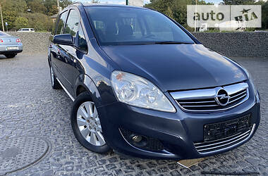 Универсал Opel Zafira 2009 в Львове