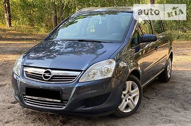 Минивэн Opel Zafira 2009 в Киеве