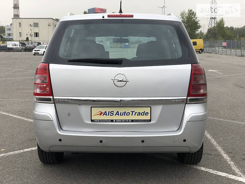 Универсал Opel Zafira 2008 в Киеве