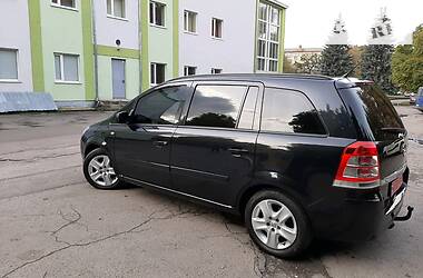 Универсал Opel Zafira 2013 в Ровно