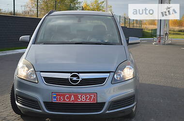 Универсал Opel Zafira 2006 в Ровно