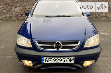 Минивэн Opel Zafira 2003 в Каменском