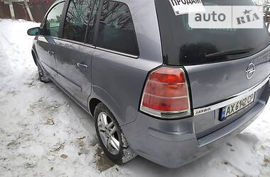 Минивэн Opel Zafira 2007 в Богодухове