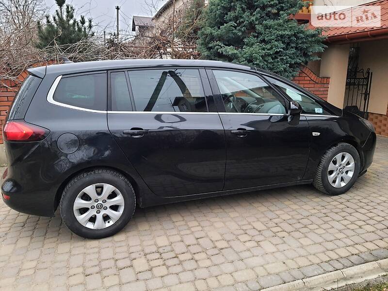 Минивэн Opel Zafira 2014 в Ивано-Франковске