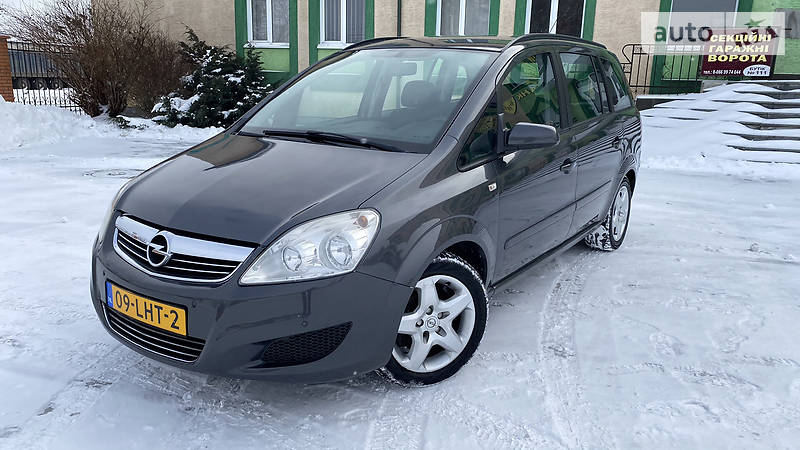 Универсал Opel Zafira 2008 в Стрые