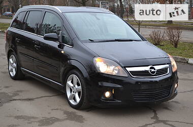 Минивэн Opel Zafira 2009 в Калуше