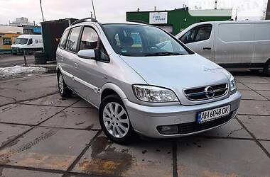 Минивэн Opel Zafira 2005 в Киеве