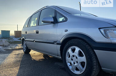 Универсал Opel Zafira 2002 в Звягеле