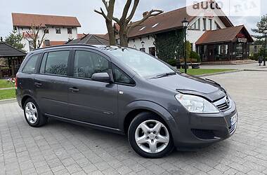 Універсал Opel Zafira 2008 в Івано-Франківську