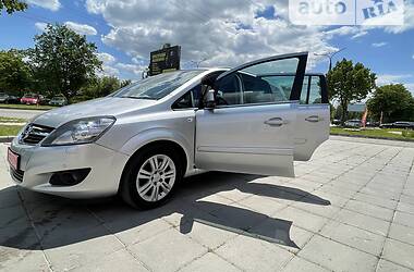 Универсал Opel Zafira 2012 в Луцке