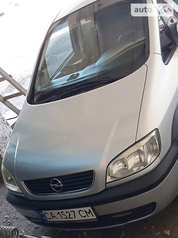 Минивэн Opel Zafira 1999 в Золотоноше