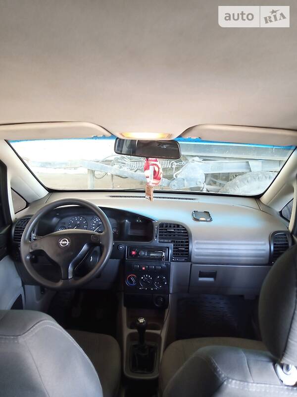 Минивэн Opel Zafira 1999 в Золотоноше