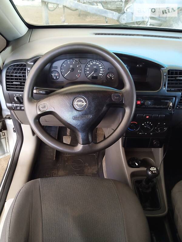 Минивэн Opel Zafira 1999 в Золотоноше