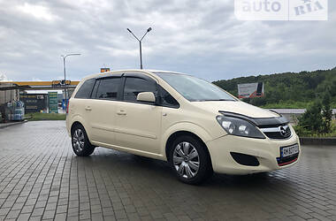 Универсал Opel Zafira 2013 в Мукачево