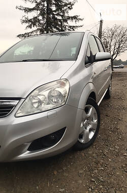 Минивэн Opel Zafira 2008 в Черновцах