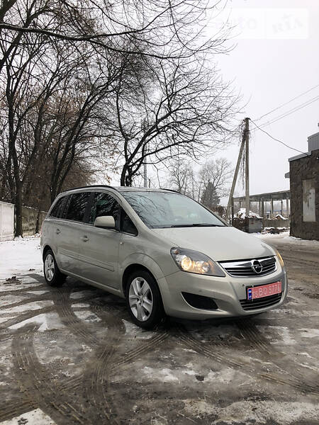 Минивэн Opel Zafira 2011 в Луцке