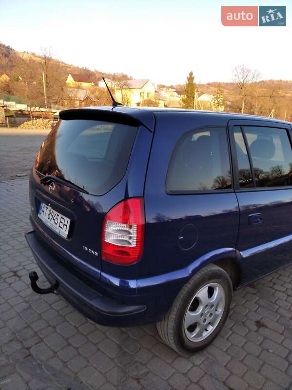 Минивэн Opel Zafira 2004 в Надворной