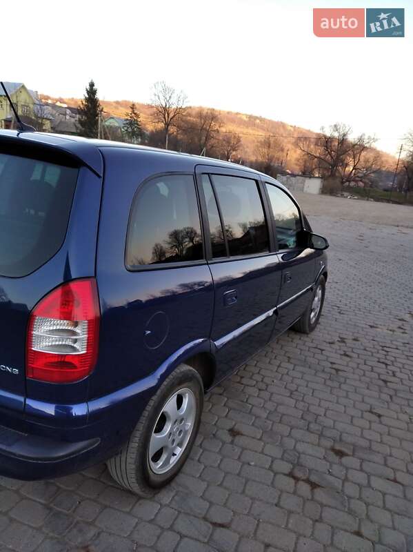 Минивэн Opel Zafira 2004 в Надворной