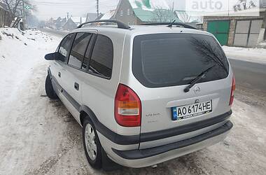 Минивэн Opel Zafira 2002 в Тячеве
