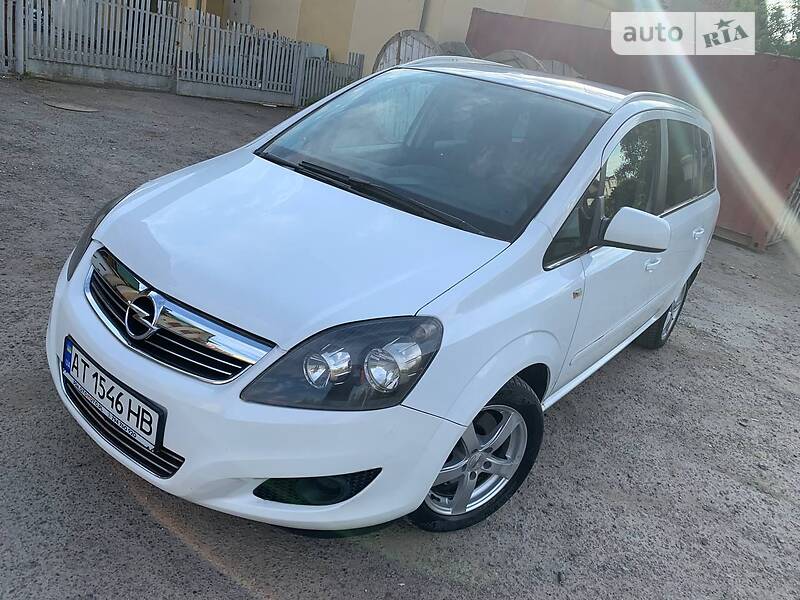 Минивэн Opel Zafira 2011 в Ивано-Франковске