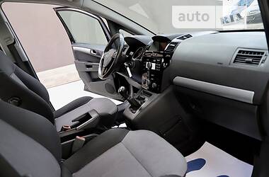 Універсал Opel Zafira 2011 в Дрогобичі