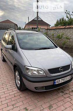 Минивэн Opel Zafira 2001 в Могилев-Подольске