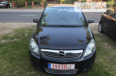 Универсал Opel Zafira 2010 в Ровно