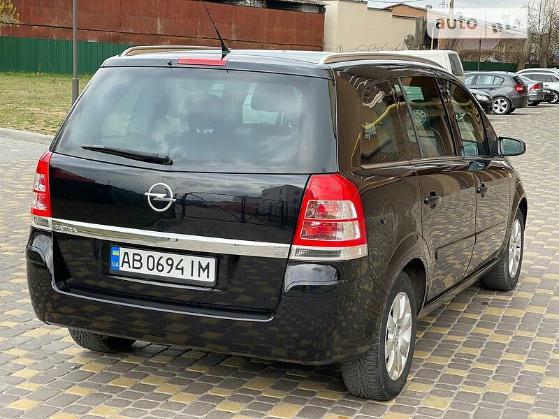 Минивэн Opel Zafira 2008 в Виннице