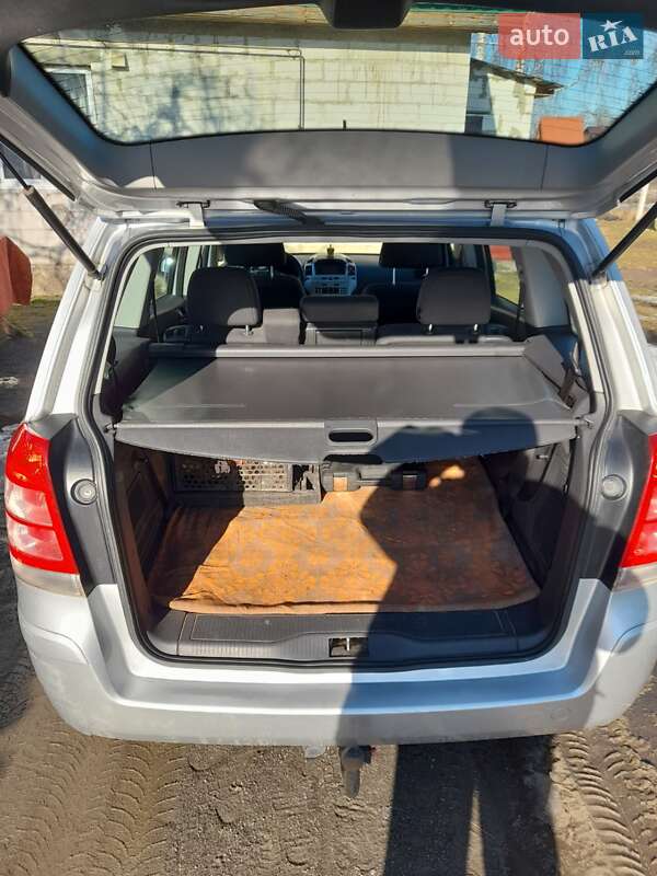 Минивэн Opel Zafira 2009 в Сарнах