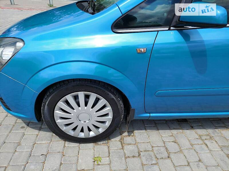 Минивэн Opel Zafira 2005 в Могилев-Подольске