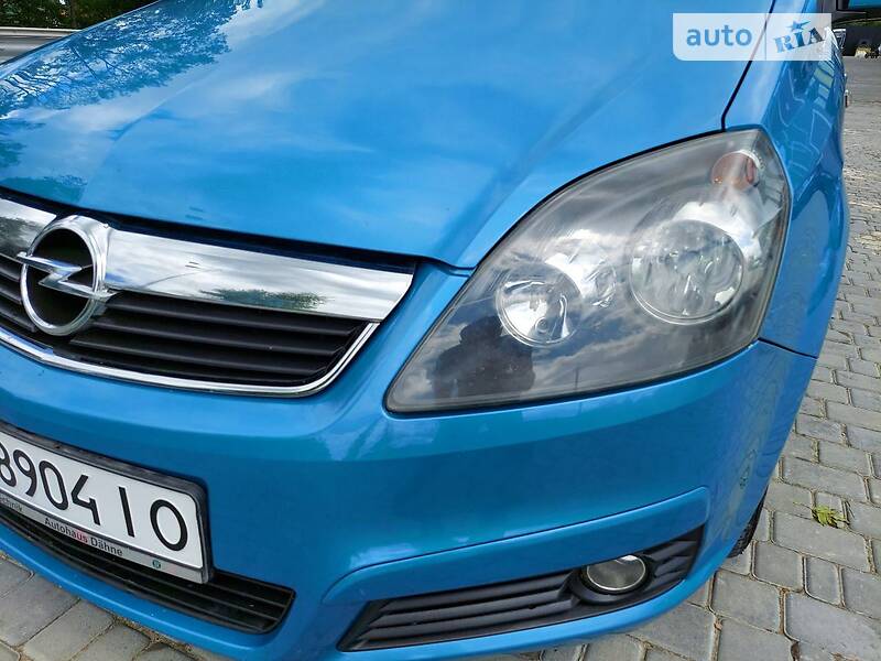 Минивэн Opel Zafira 2005 в Могилев-Подольске