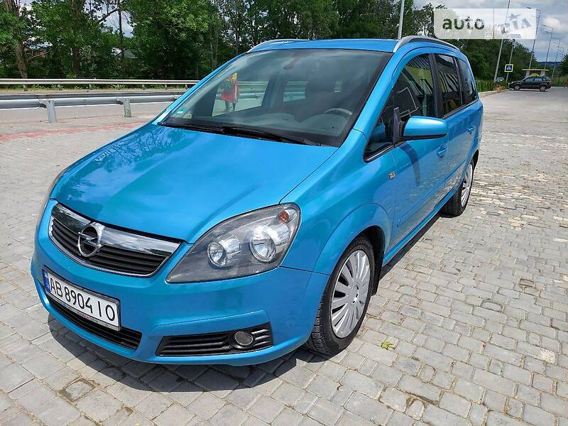 Минивэн Opel Zafira 2005 в Могилев-Подольске