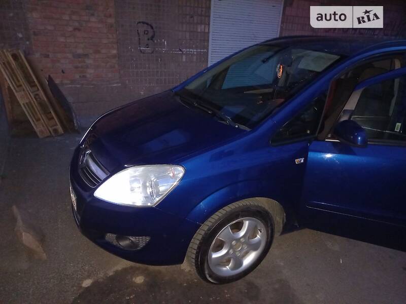 Минивэн Opel Zafira 2008 в Софиевской Борщаговке