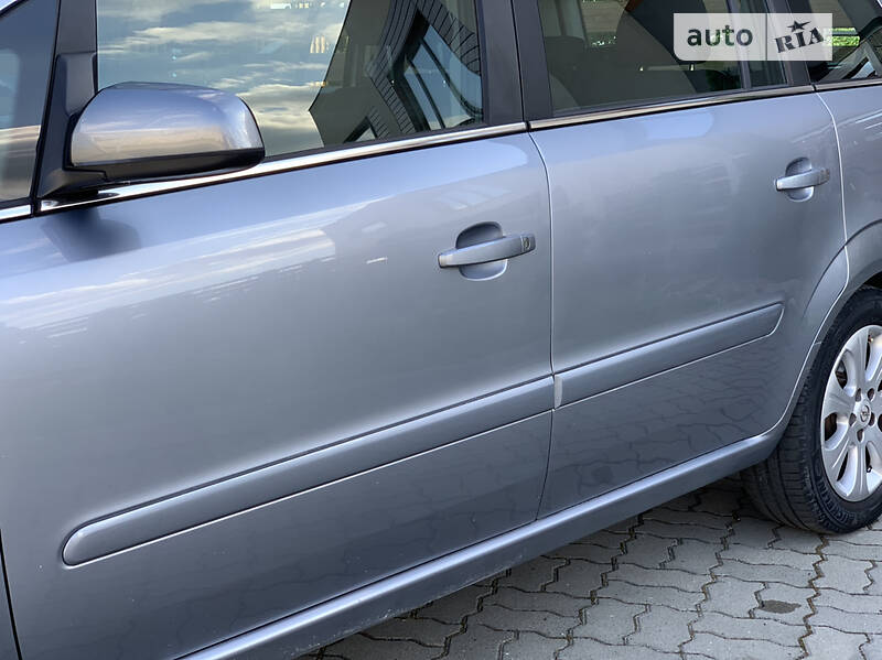 Мінівен Opel Zafira 2009 в Стрию