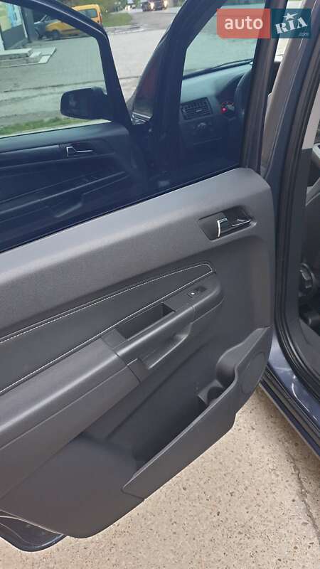 Мінівен Opel Zafira 2005 в Надвірній