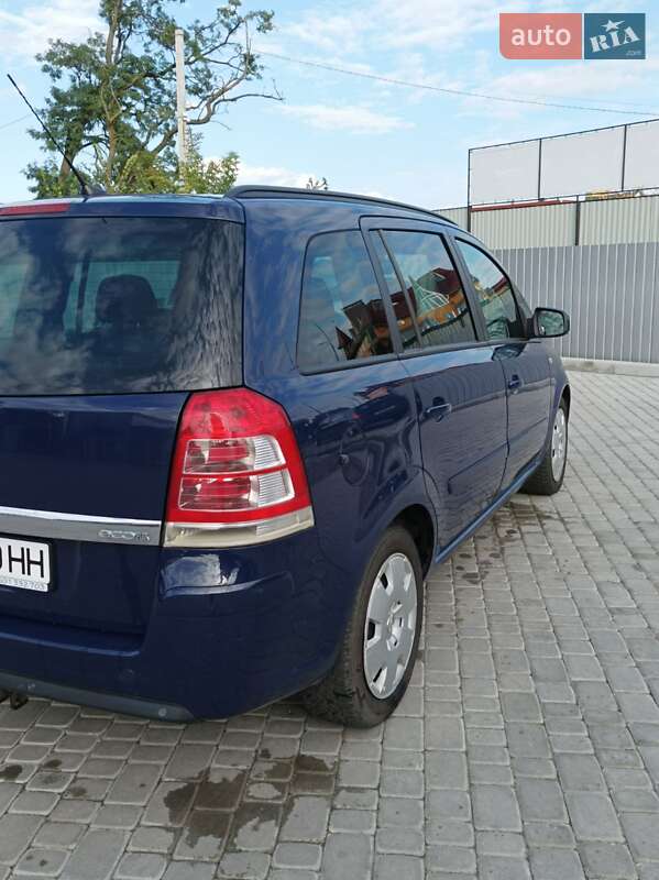Универсал Opel Zafira 2012 в Хмельницком