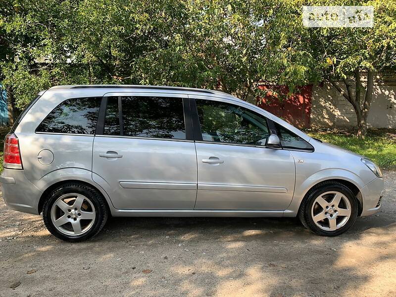 Универсал Opel Zafira 2005 в Запорожье