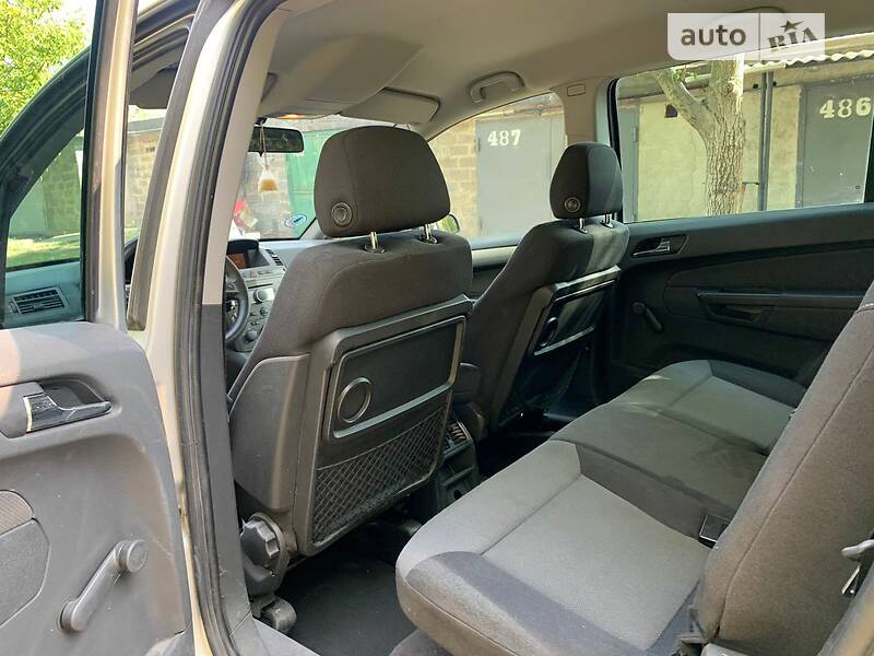 Универсал Opel Zafira 2005 в Запорожье