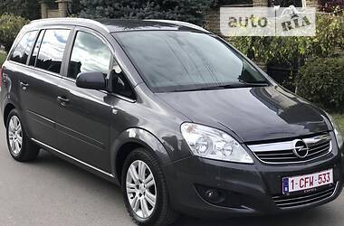 Минивэн Opel Zafira 2011 в 