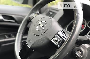 Минивэн Opel Zafira 2011 в 