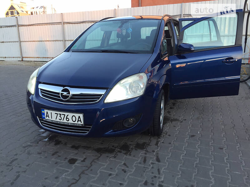 Минивэн Opel Zafira 2008 в Софиевской Борщаговке