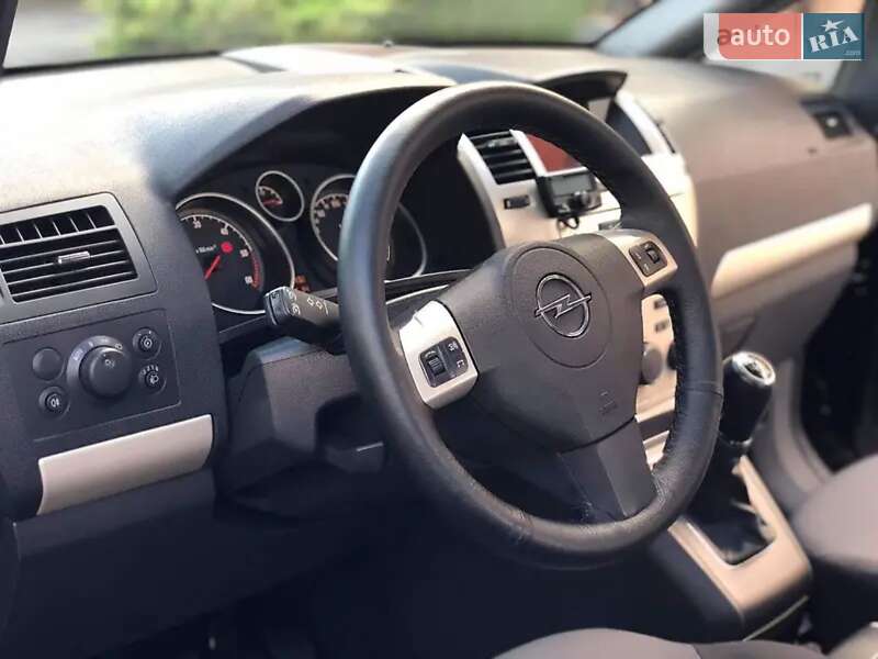 Минивэн Opel Zafira 2008 в Сколе