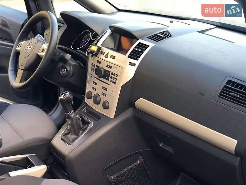 Минивэн Opel Zafira 2008 в Сколе