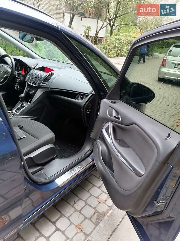 Минивэн Opel Zafira 2012 в Львове
