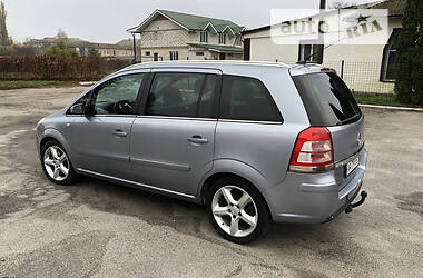 Минивэн Opel Zafira 2008 в 