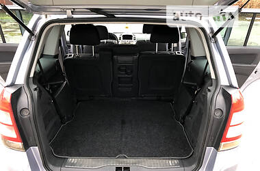 Минивэн Opel Zafira 2008 в 