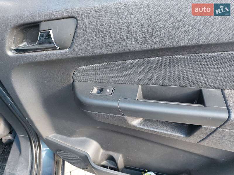 Мінівен Opel Zafira 2006 в Рівному фото 13 Мінівен Opel Zafira 2006 в Рівному