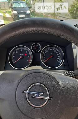 Минивэн Opel Zafira 2008 в 