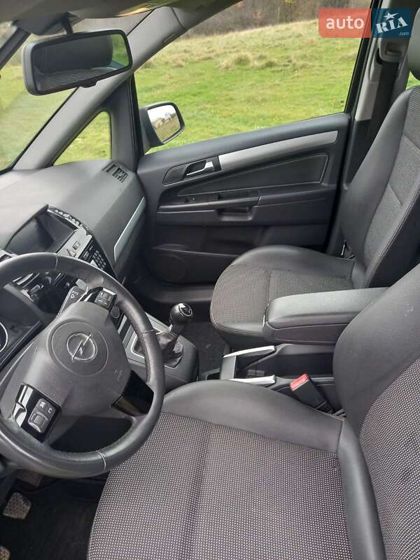 Мінівен Opel Zafira 2011 в Моршині